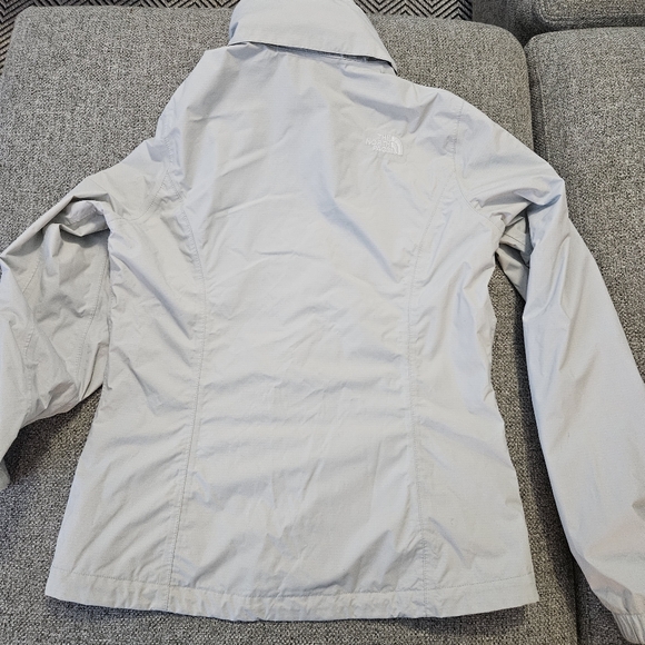 The North Face Women's Small Resolve 2 Weatherproof Rain Jacket 721414  Green - Picture 13 of 14